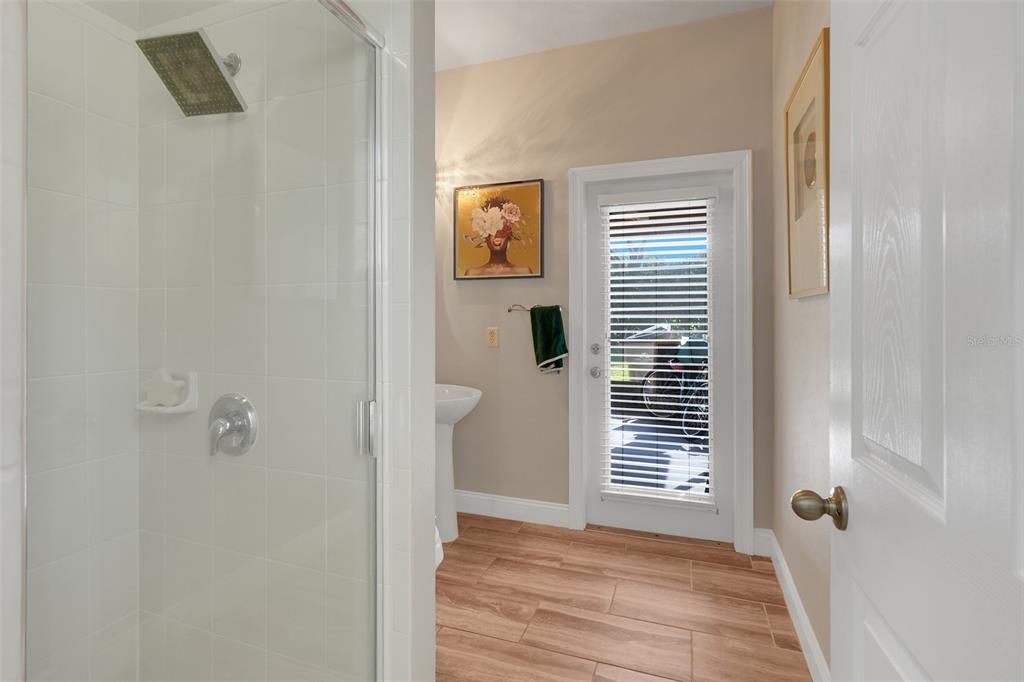 For Sale: $699,000 (5 beds, 4 baths, 3593 Square Feet)