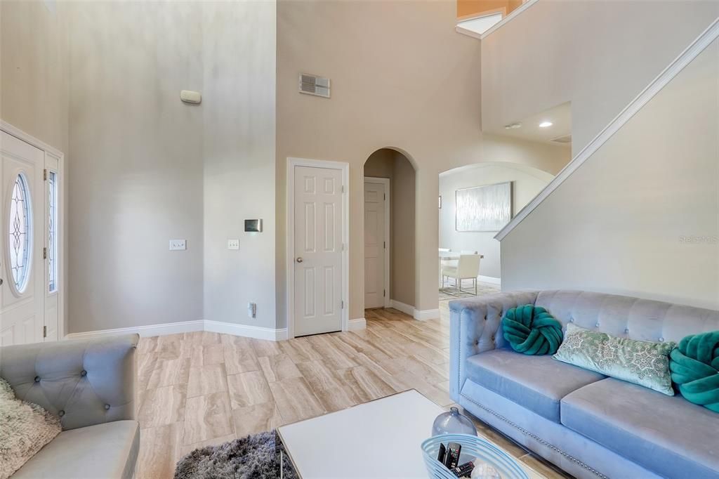For Sale: $699,000 (5 beds, 4 baths, 3593 Square Feet)