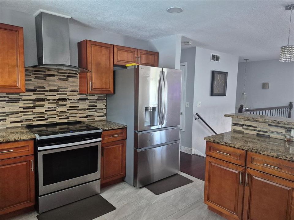 En Venta: $399,999 (5 camas, 4 baños, 2403 Pies cuadrados)