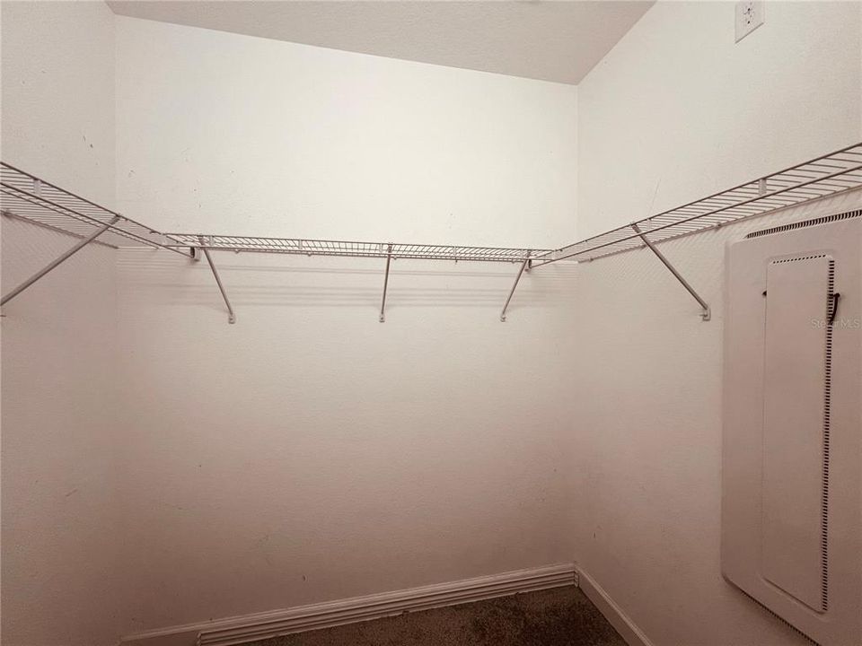 For Sale: $356,000 (4 beds, 3 baths, 1959 Square Feet)