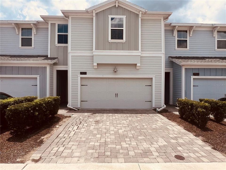 For Sale: $356,000 (4 beds, 3 baths, 1959 Square Feet)