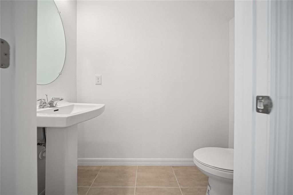For Rent: $2,200 (3 beds, 2 baths, 1373 Square Feet)