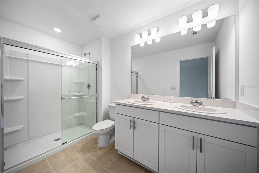 For Rent: $2,200 (3 beds, 2 baths, 1373 Square Feet)