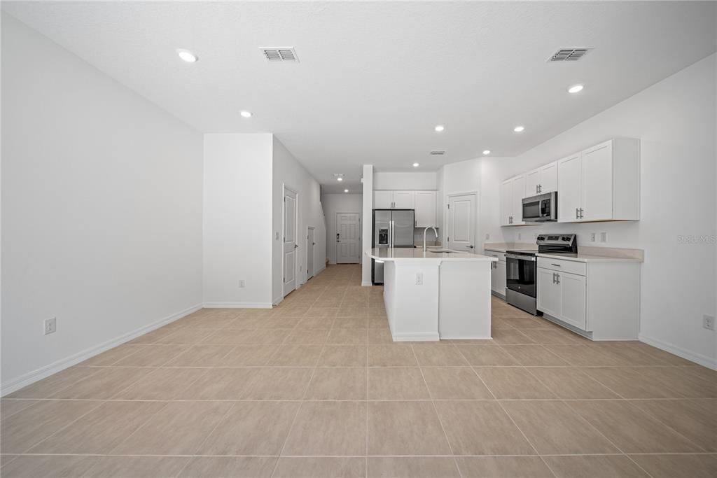 For Rent: $2,200 (3 beds, 2 baths, 1373 Square Feet)
