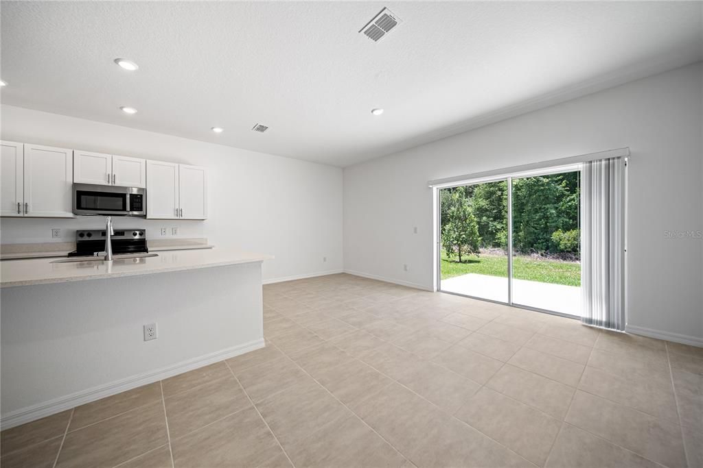 For Rent: $2,200 (3 beds, 2 baths, 1373 Square Feet)