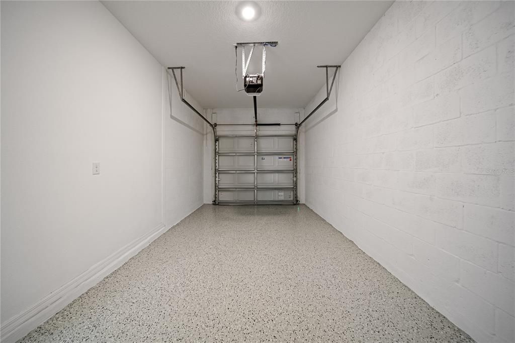 For Rent: $2,200 (3 beds, 2 baths, 1373 Square Feet)
