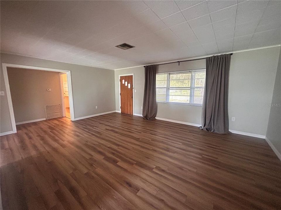 For Sale: $389,000 (3 beds, 2 baths, 2761 Square Feet)