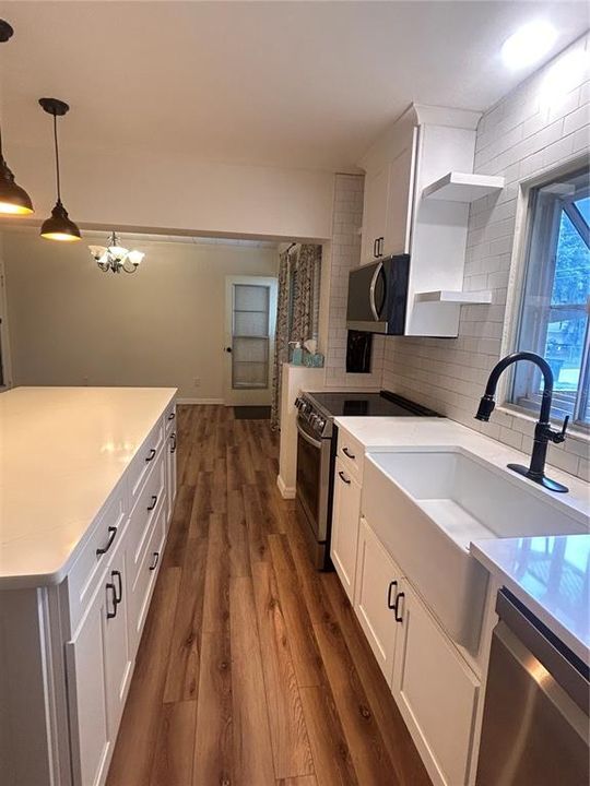 For Sale: $389,000 (3 beds, 2 baths, 2761 Square Feet)