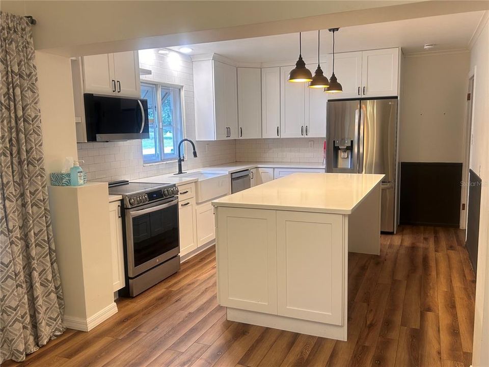 For Sale: $389,000 (3 beds, 2 baths, 2761 Square Feet)