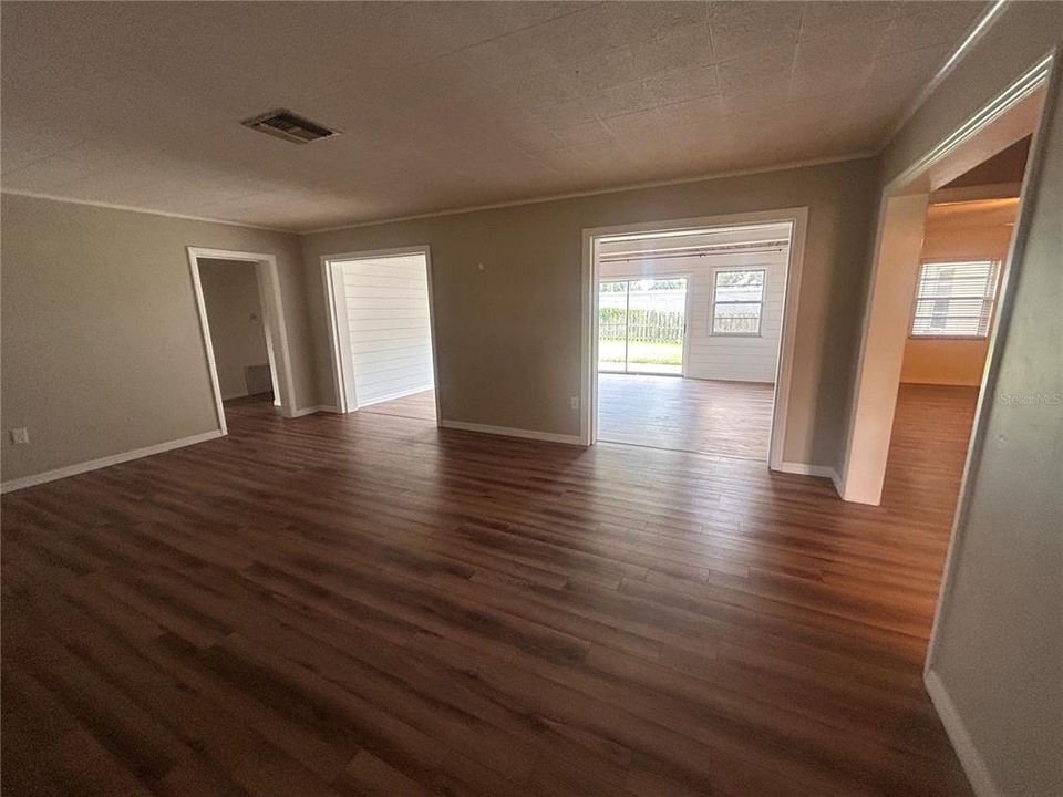 For Sale: $389,000 (3 beds, 2 baths, 2761 Square Feet)