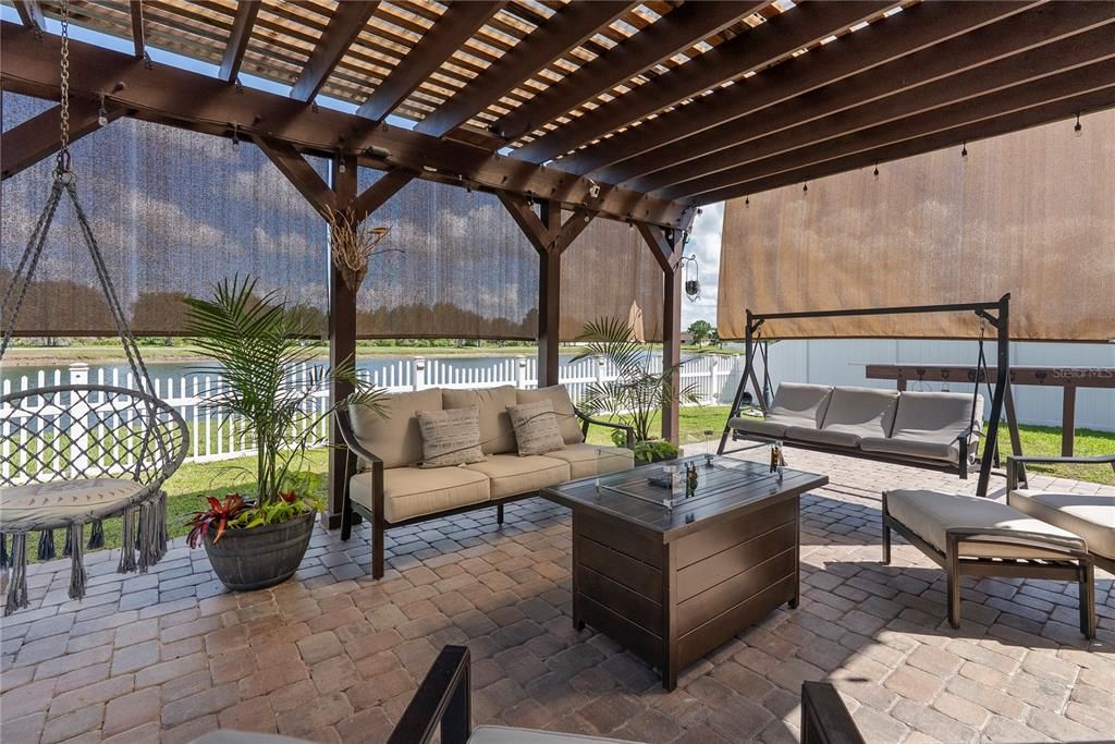 En Venta: $465,000 (5 camas, 2 baños, 2518 Pies cuadrados)