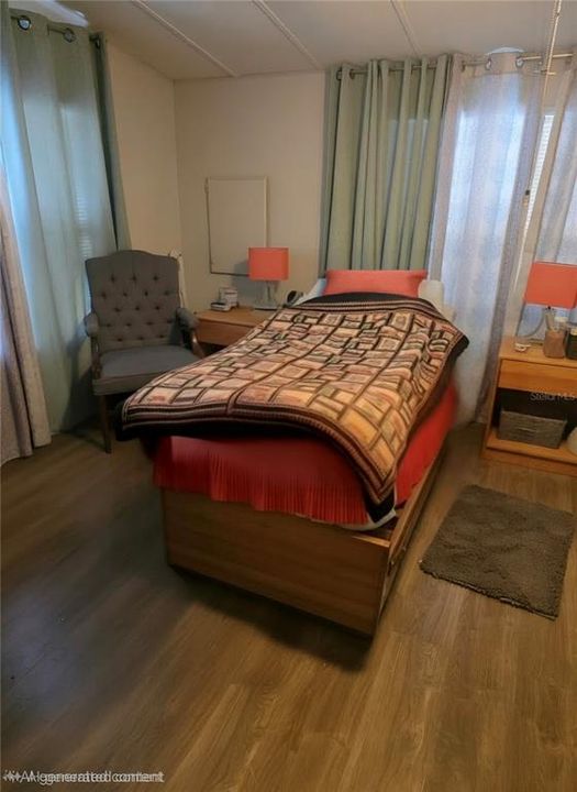 En Venta: $262,000 (4 camas, 2 baños, 1300 Pies cuadrados)