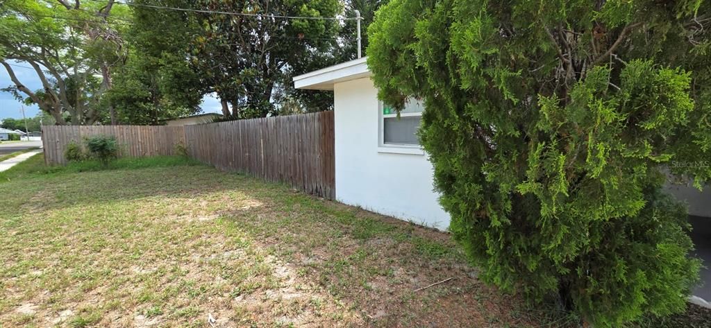 For Sale: $234,999 (2 beds, 1 baths, 802 Square Feet)