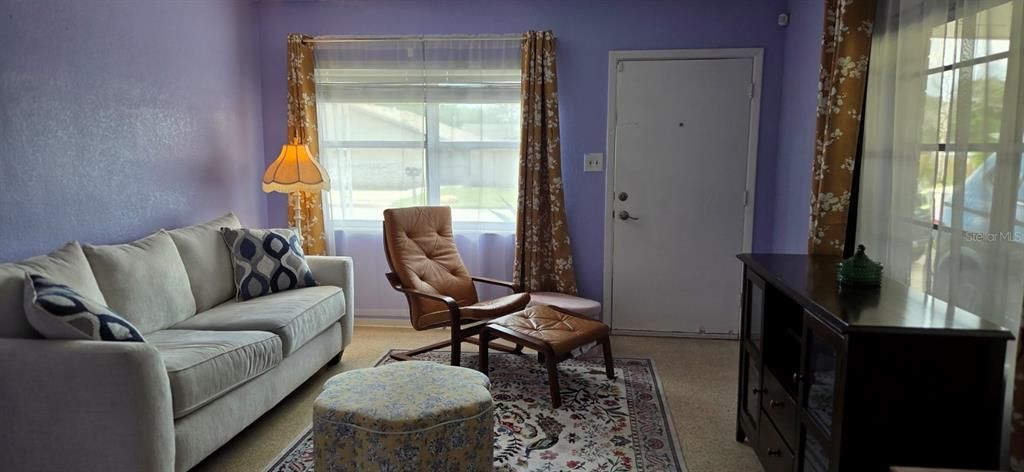 For Sale: $234,999 (2 beds, 1 baths, 802 Square Feet)