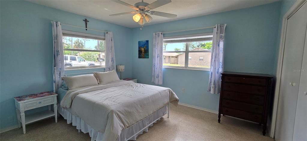 For Sale: $234,999 (2 beds, 1 baths, 802 Square Feet)