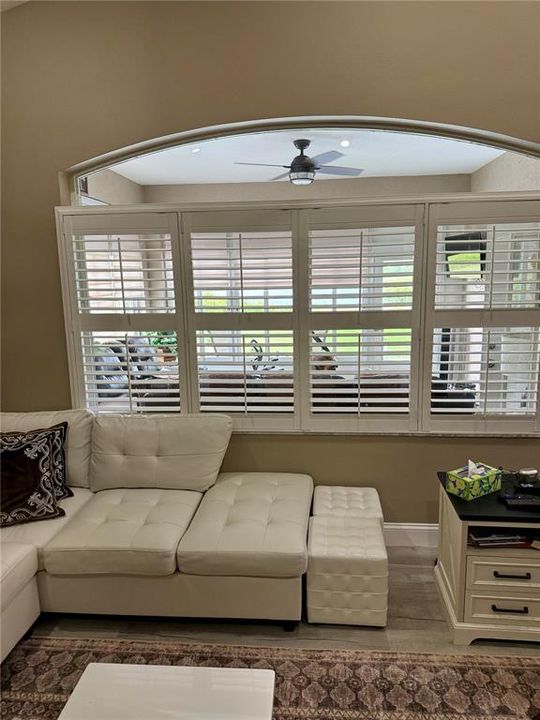 For Sale: $385,000 (3 beds, 2 baths, 1684 Square Feet)