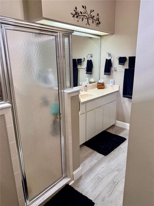 For Sale: $385,000 (3 beds, 2 baths, 1684 Square Feet)