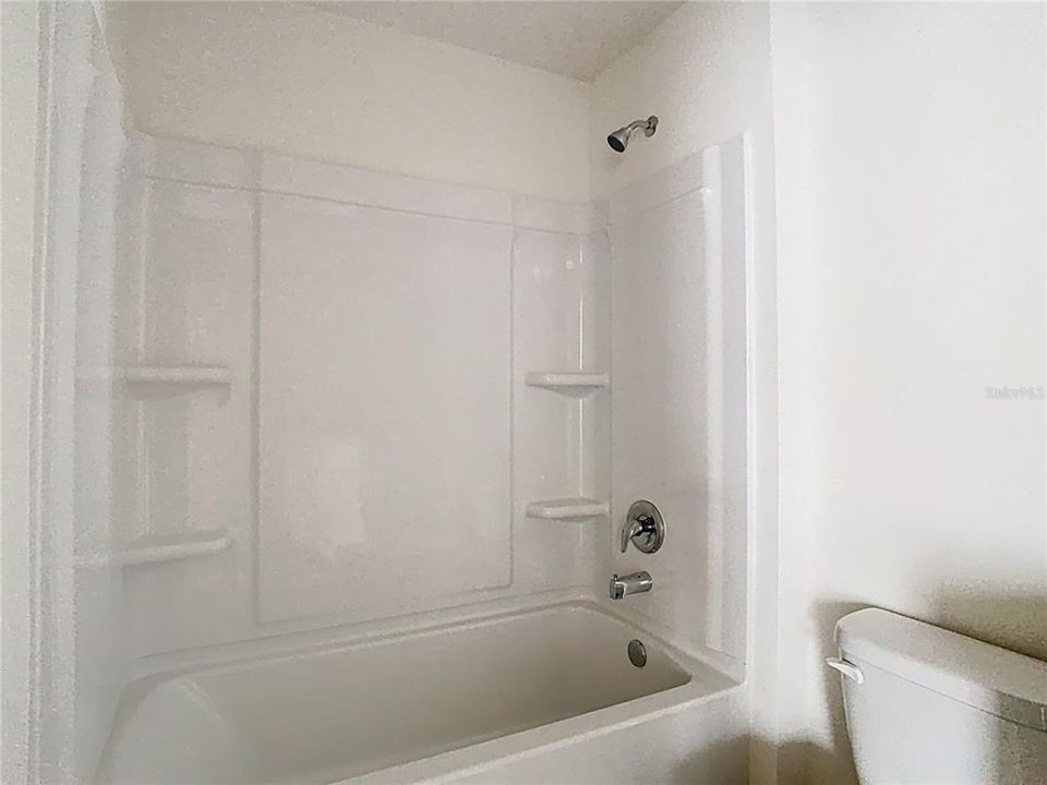 В аренду: $2,000 (4 спален, 2 ванн, 2260 Квадратных фут)