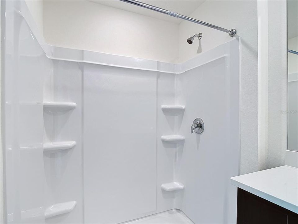 В аренду: $1,800 (4 спален, 2 ванн, 1665 Квадратных фут)