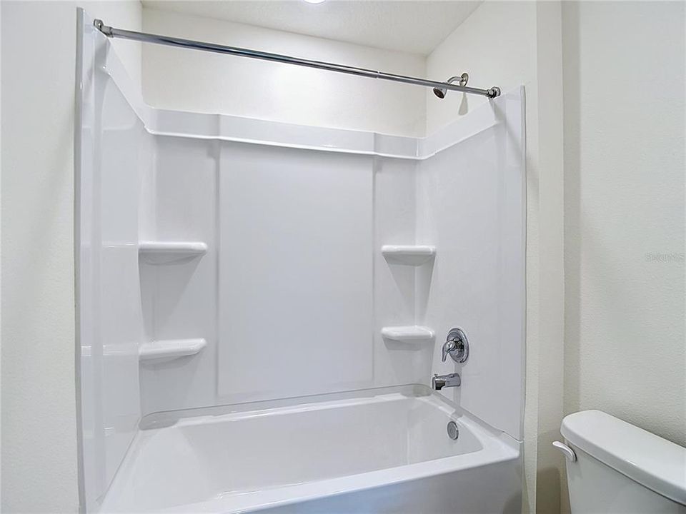 В аренду: $1,800 (4 спален, 2 ванн, 1665 Квадратных фут)