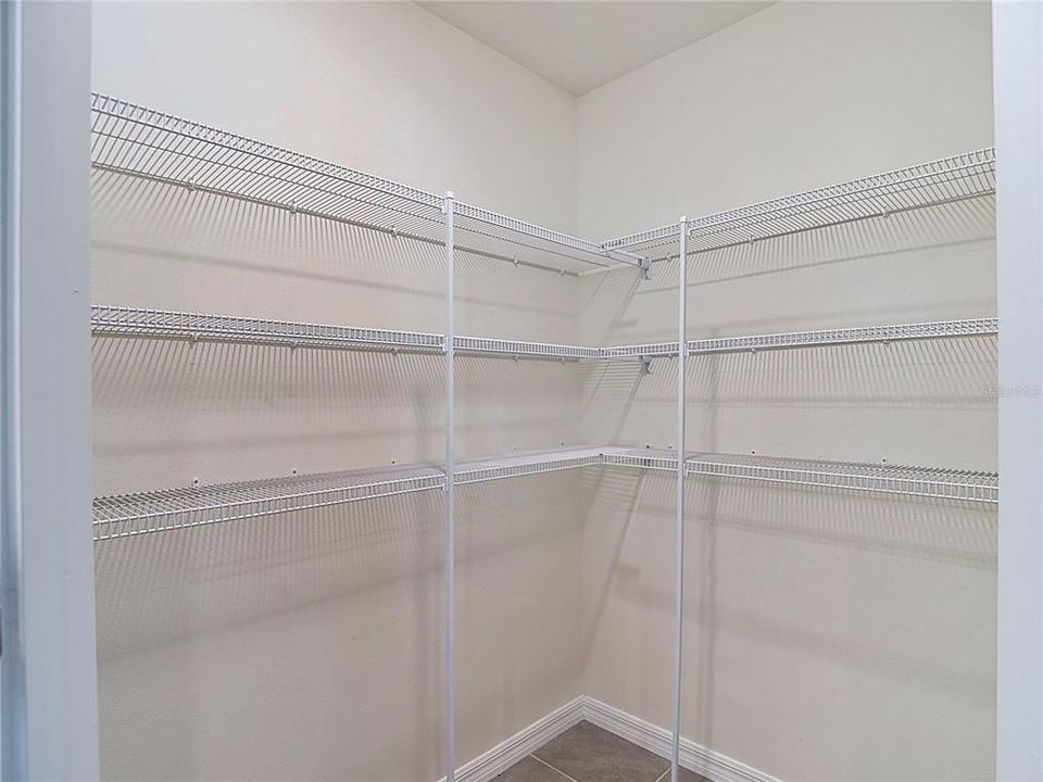 В аренду: $1,800 (4 спален, 2 ванн, 1665 Квадратных фут)