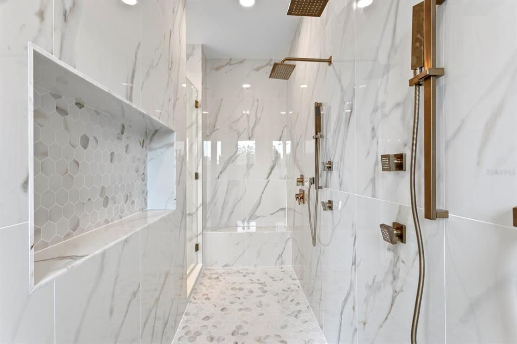For Sale: $4,900,000 (5 beds, 5 baths, 6596 Square Feet)