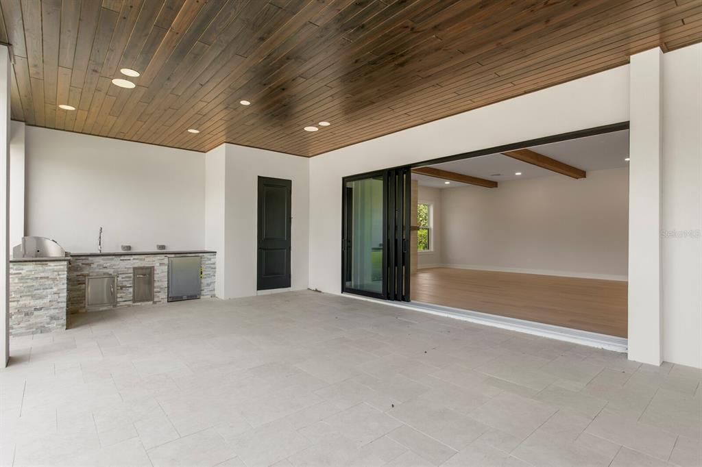 For Sale: $4,900,000 (5 beds, 5 baths, 6596 Square Feet)