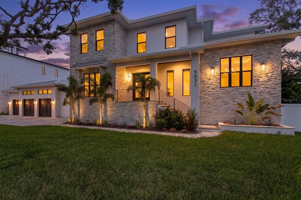 For Sale: $4,900,000 (5 beds, 5 baths, 6596 Square Feet)
