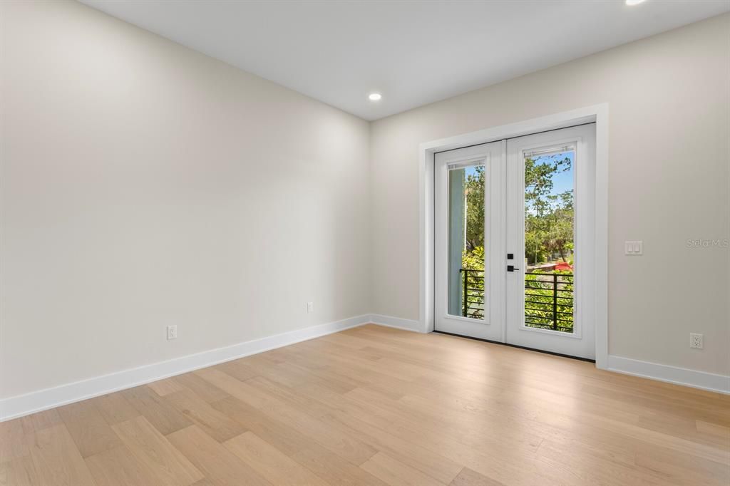 For Sale: $4,900,000 (5 beds, 5 baths, 6596 Square Feet)