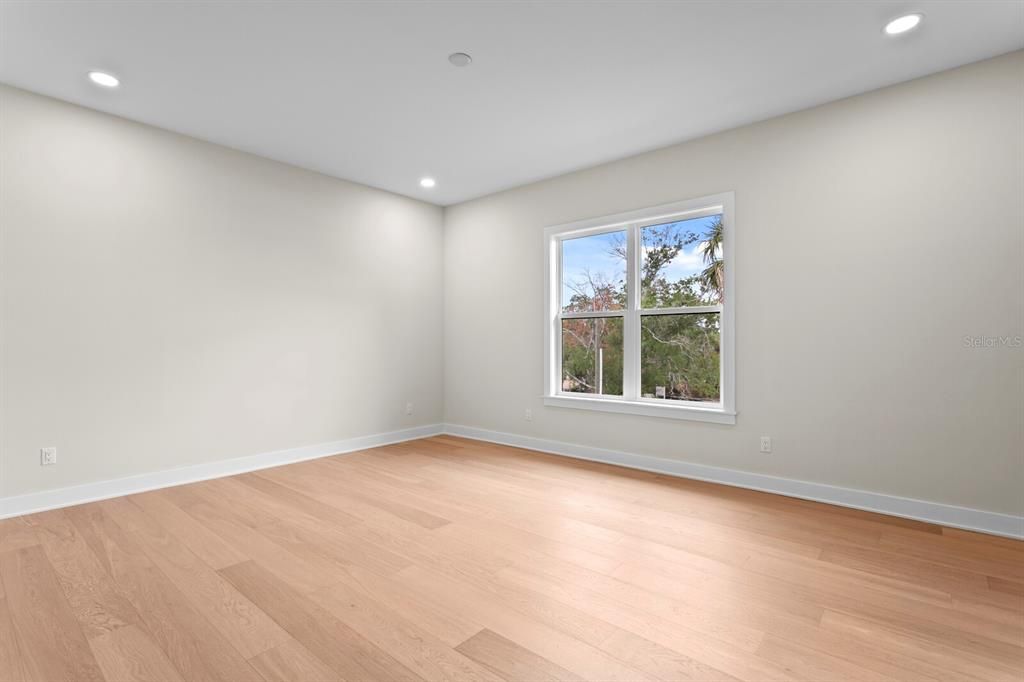 For Sale: $4,900,000 (5 beds, 5 baths, 6596 Square Feet)