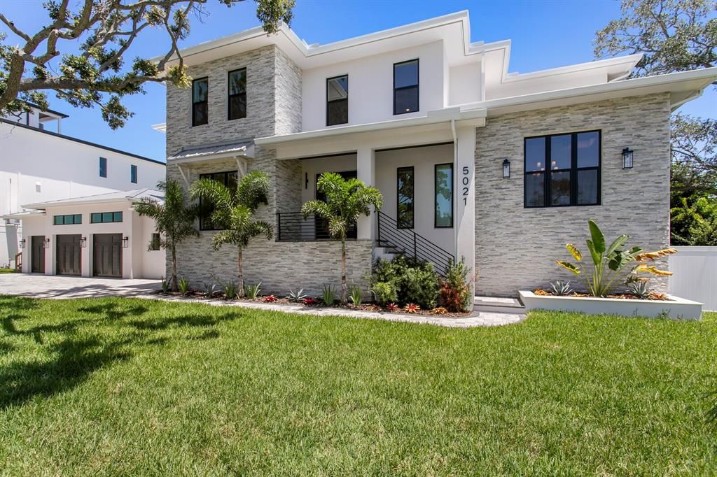 For Sale: $4,900,000 (5 beds, 5 baths, 6596 Square Feet)