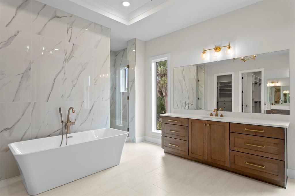 For Sale: $4,900,000 (5 beds, 5 baths, 6596 Square Feet)