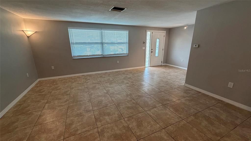 For Sale: $245,900 (3 beds, 2 baths, 1408 Square Feet)