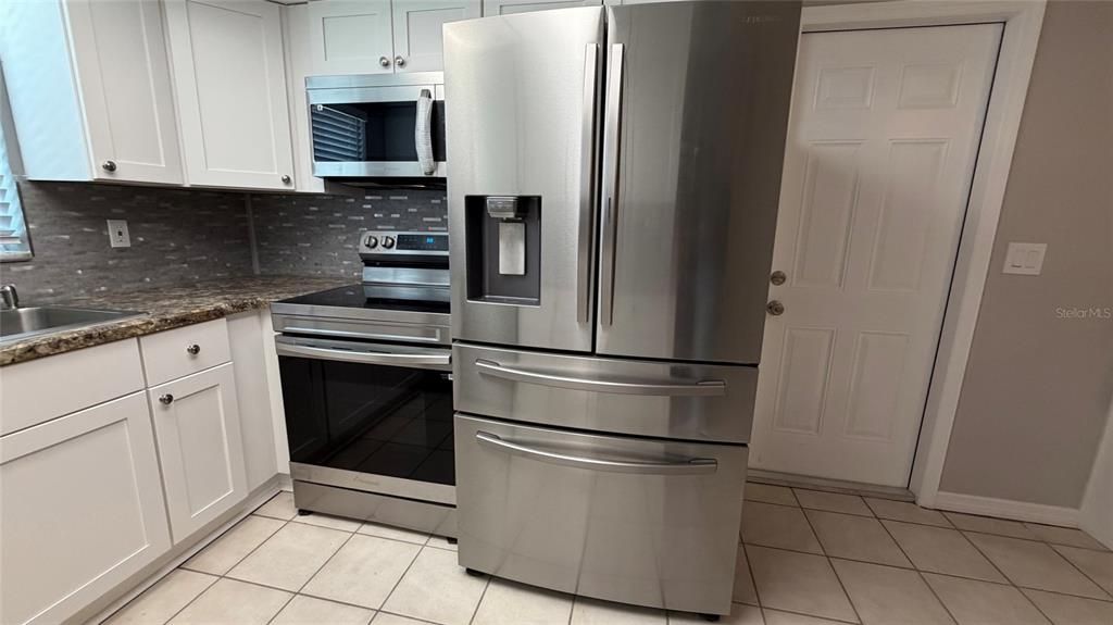 For Sale: $245,900 (3 beds, 2 baths, 1408 Square Feet)