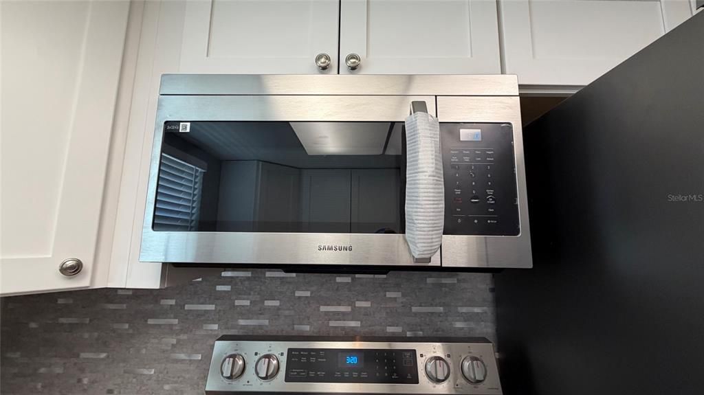 For Sale: $245,900 (3 beds, 2 baths, 1408 Square Feet)