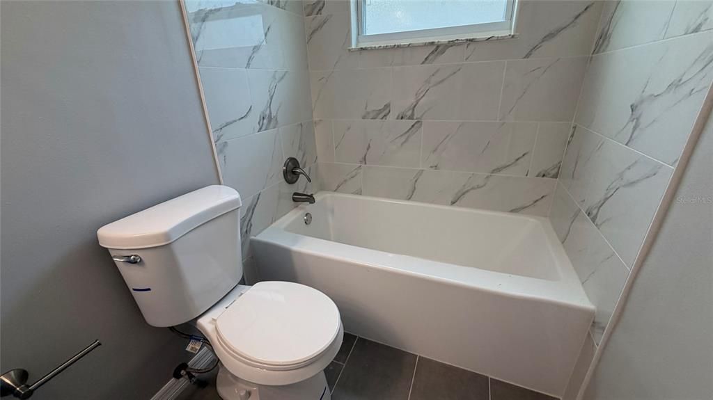 For Sale: $245,900 (3 beds, 2 baths, 1408 Square Feet)