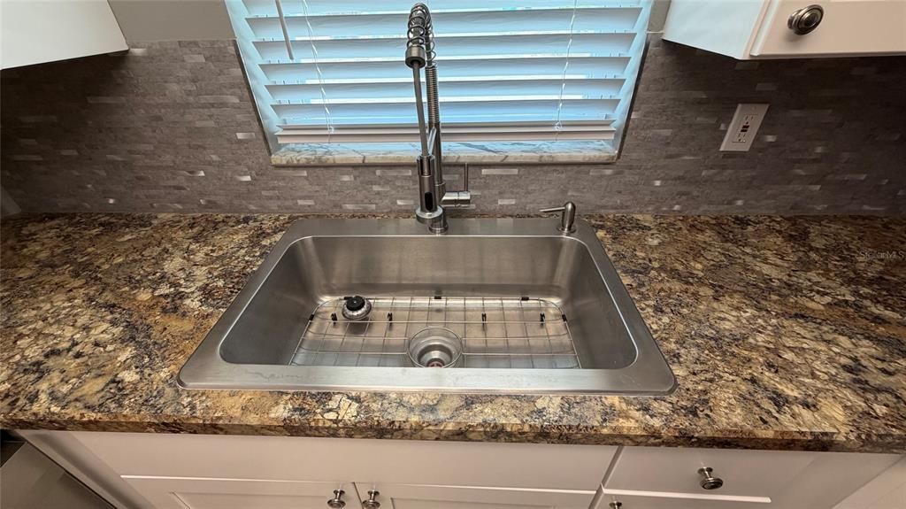 For Sale: $245,900 (3 beds, 2 baths, 1408 Square Feet)