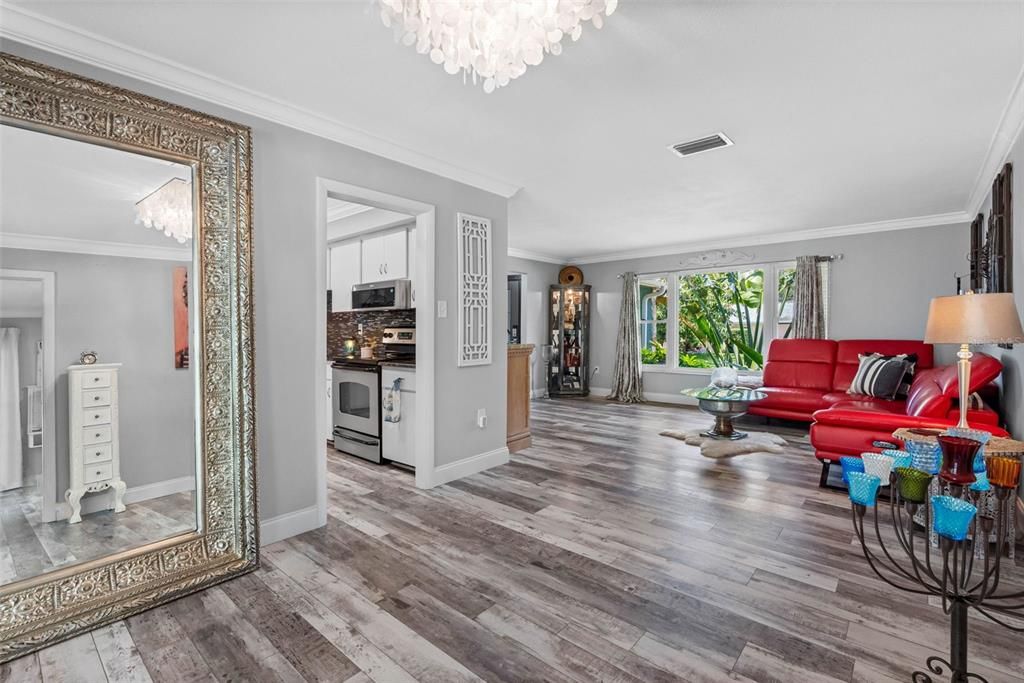 For Sale: $689,900 (3 beds, 2 baths, 1811 Square Feet)