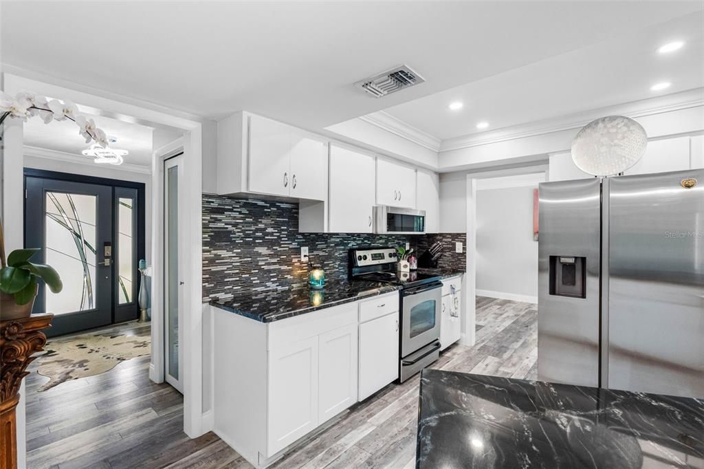 For Sale: $689,900 (3 beds, 2 baths, 1811 Square Feet)