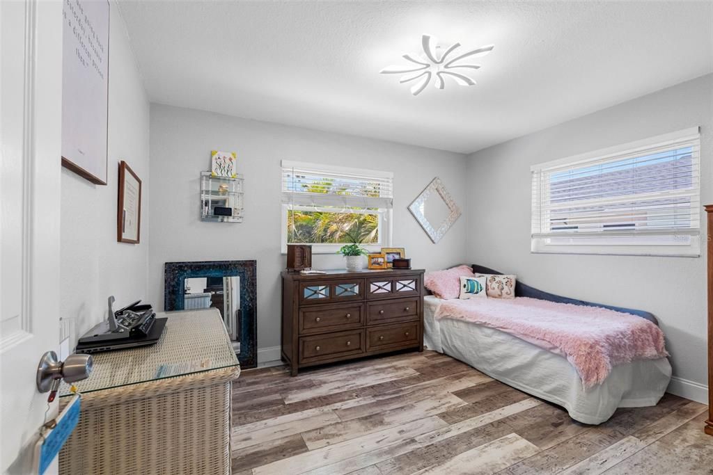 For Sale: $689,900 (3 beds, 2 baths, 1811 Square Feet)
