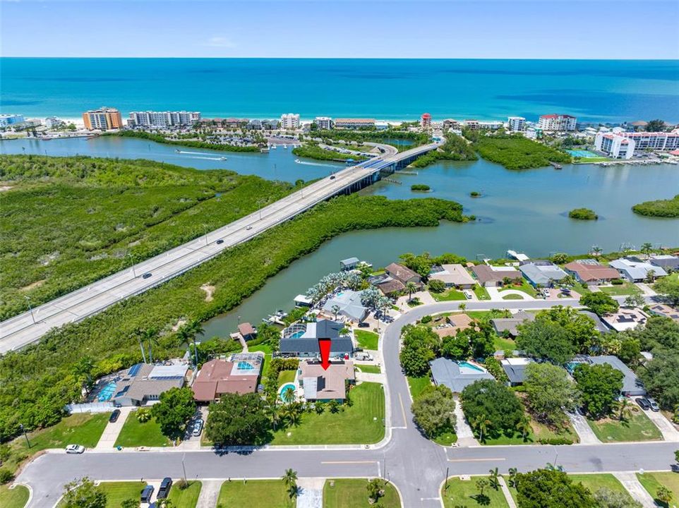 For Sale: $689,900 (3 beds, 2 baths, 1811 Square Feet)
