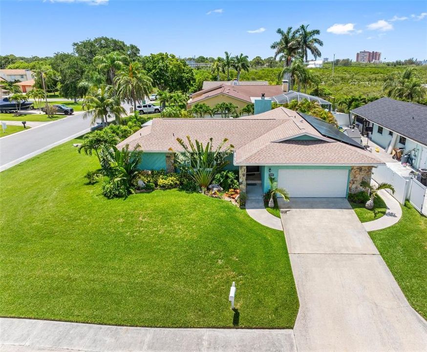 For Sale: $689,900 (3 beds, 2 baths, 1811 Square Feet)