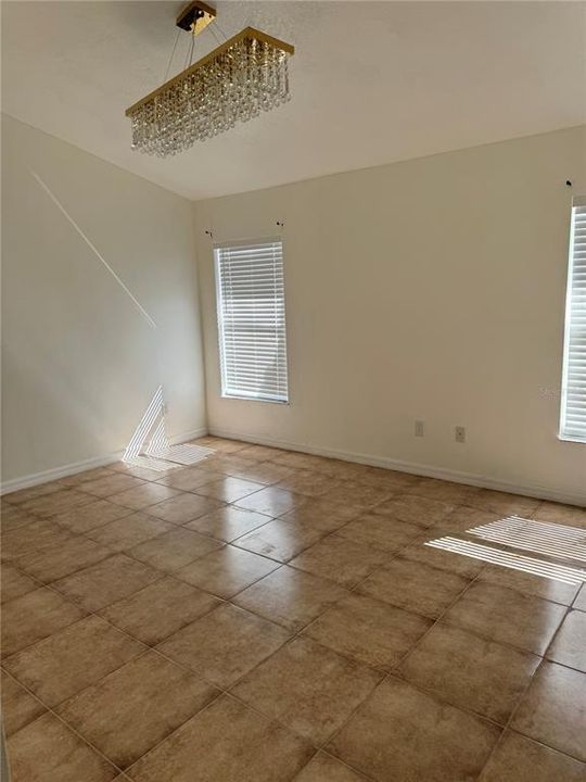 En Venta: $395,500 (4 camas, 2 baños, 1918 Pies cuadrados)