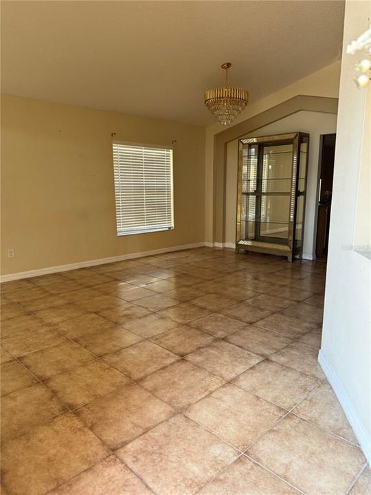 En Venta: $395,500 (4 camas, 2 baños, 1918 Pies cuadrados)