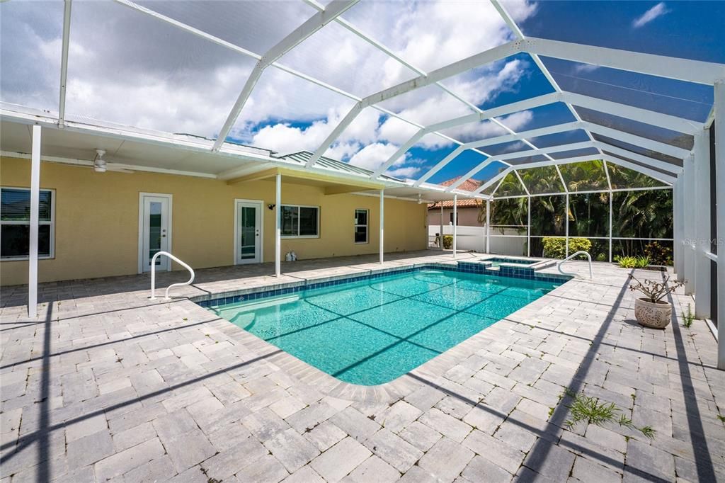 For Sale: $469,000 (3 beds, 2 baths, 2019 Square Feet)