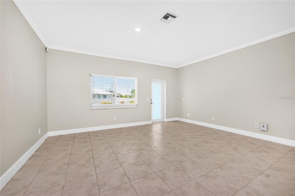 For Sale: $469,000 (3 beds, 2 baths, 2019 Square Feet)