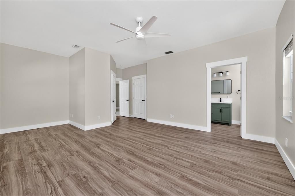 For Sale: $469,000 (3 beds, 2 baths, 2019 Square Feet)