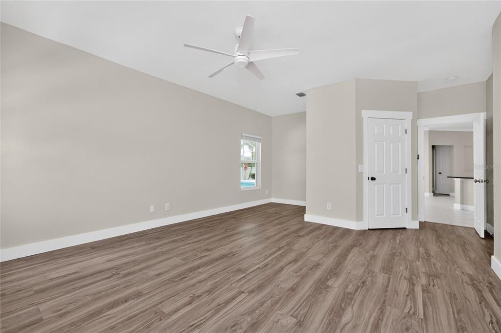 For Sale: $469,000 (3 beds, 2 baths, 2019 Square Feet)