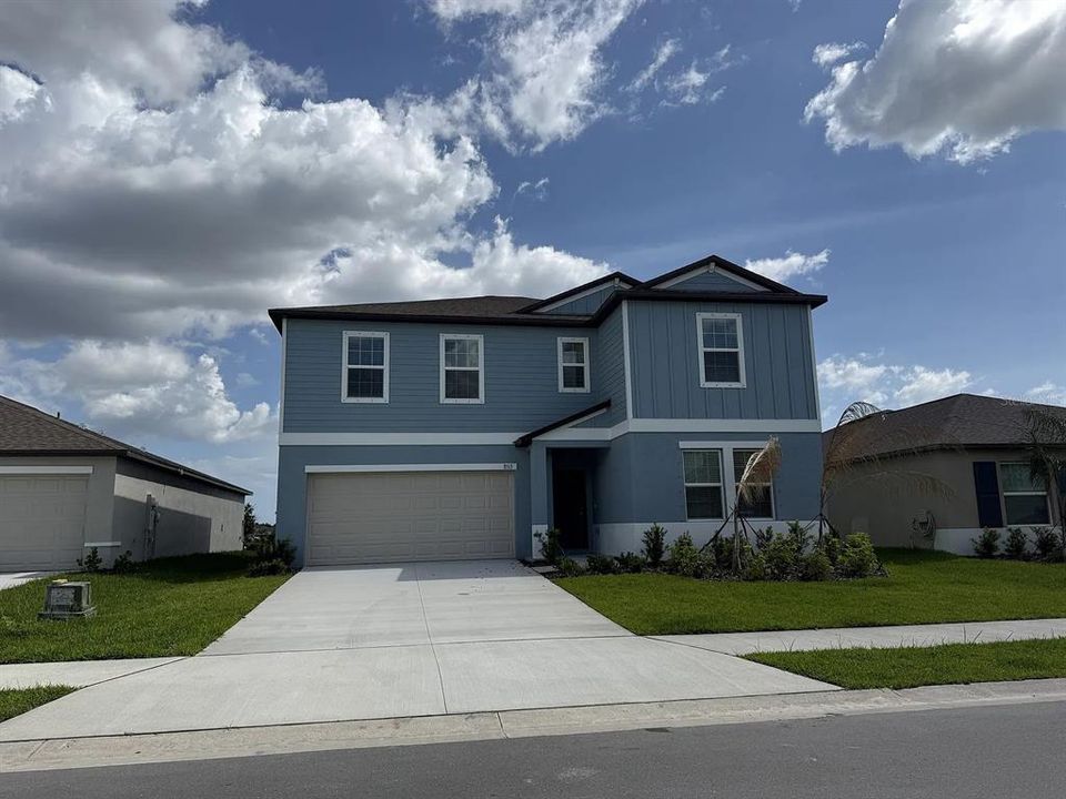For Rent: $3,450 (6 beds, 3 baths, 3326 Square Feet)