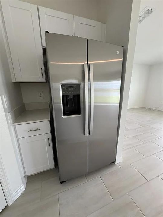 For Rent: $3,450 (6 beds, 3 baths, 3326 Square Feet)